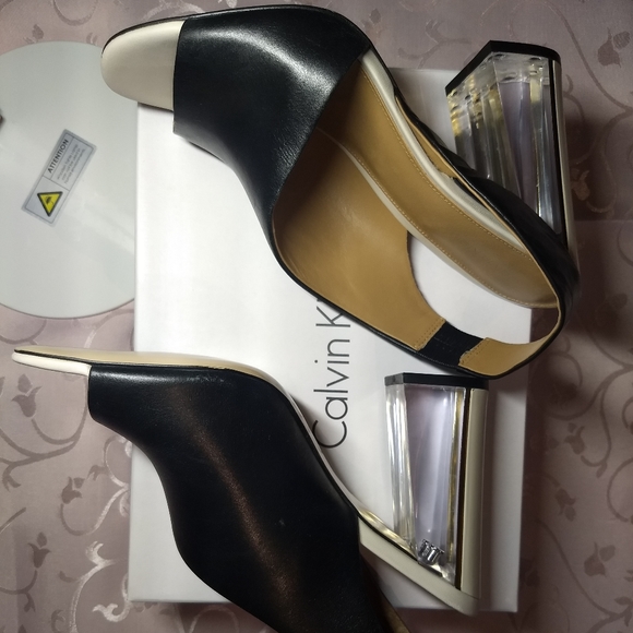 Calvin Klein Linnette Luxor Shoes - Picture 8 of 15